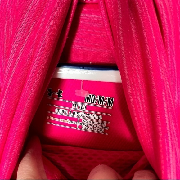 Under Armour Long Sleeve Hot Pink Turtle Neck Fitted Athletic Shirt Size Medium - Picture 8 of 14